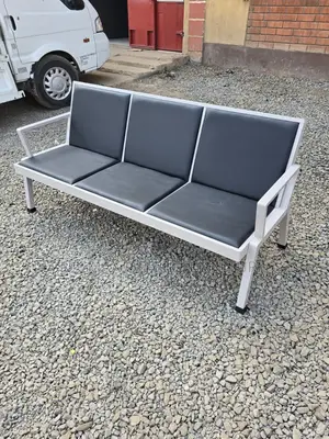 3-Link Padded Waiting Bench