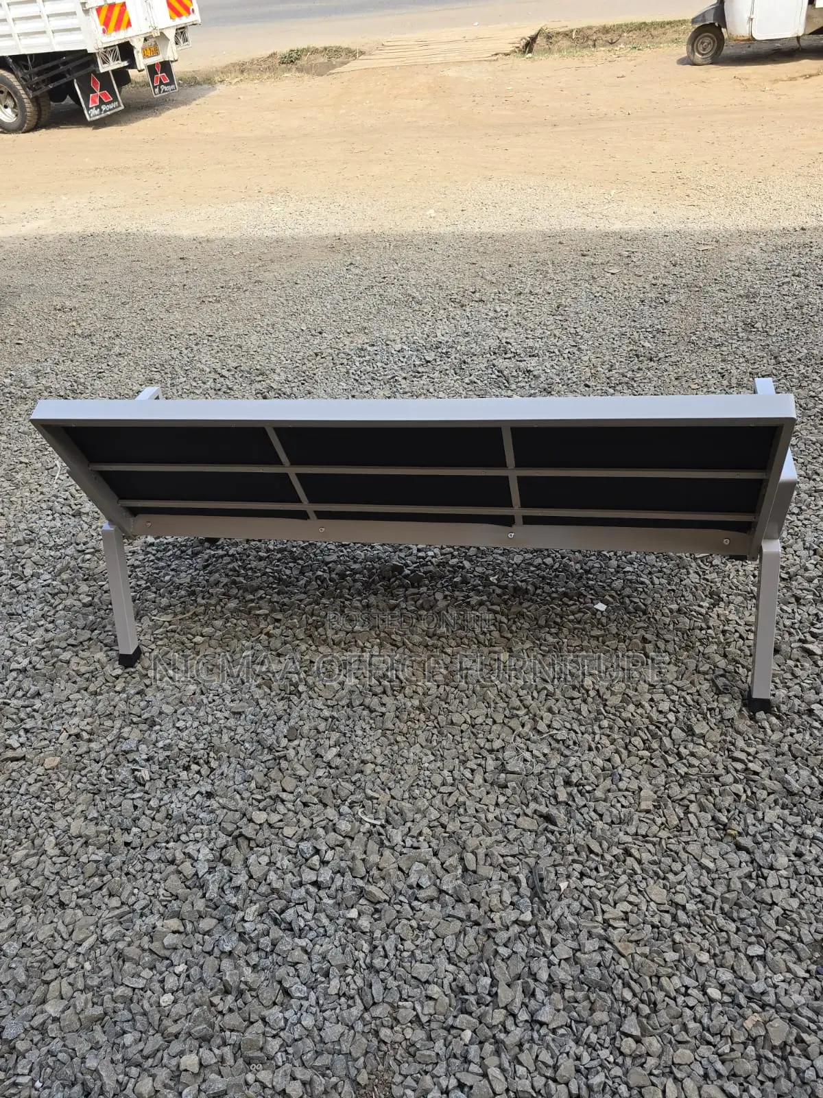 3-Link Padded Waiting Bench