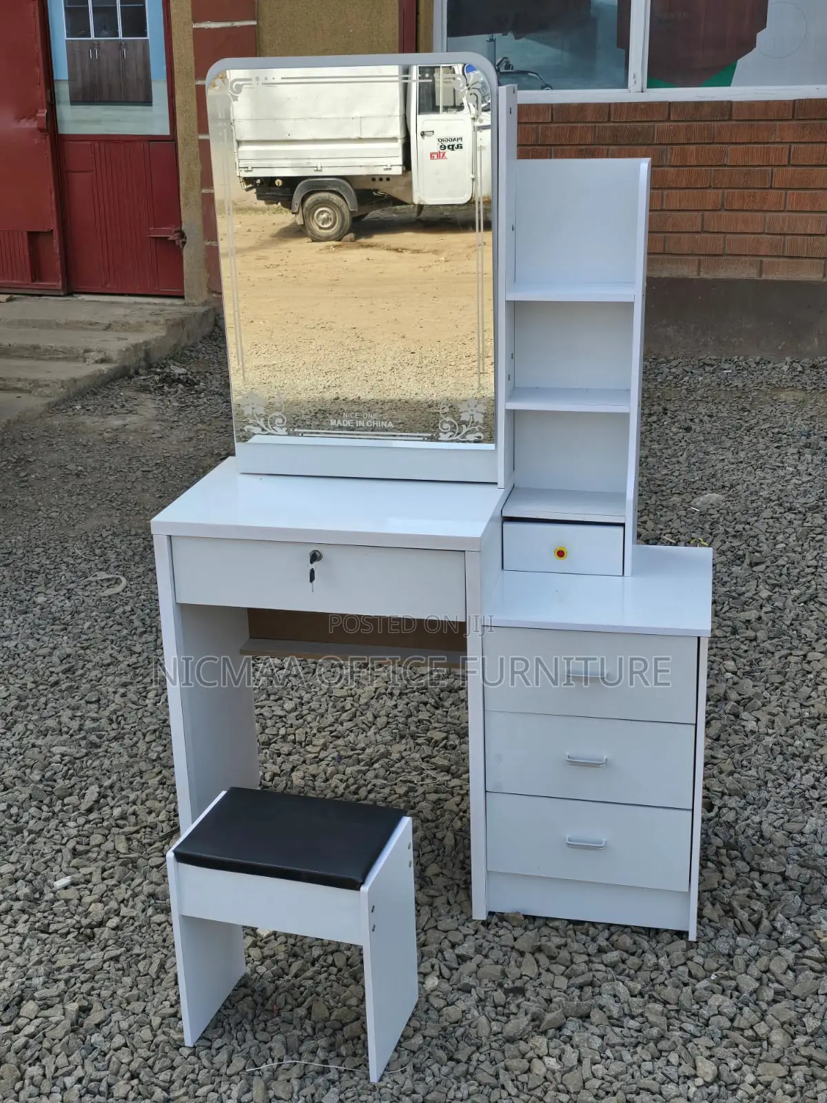 Modern Dressing Table With Sliding Mirror