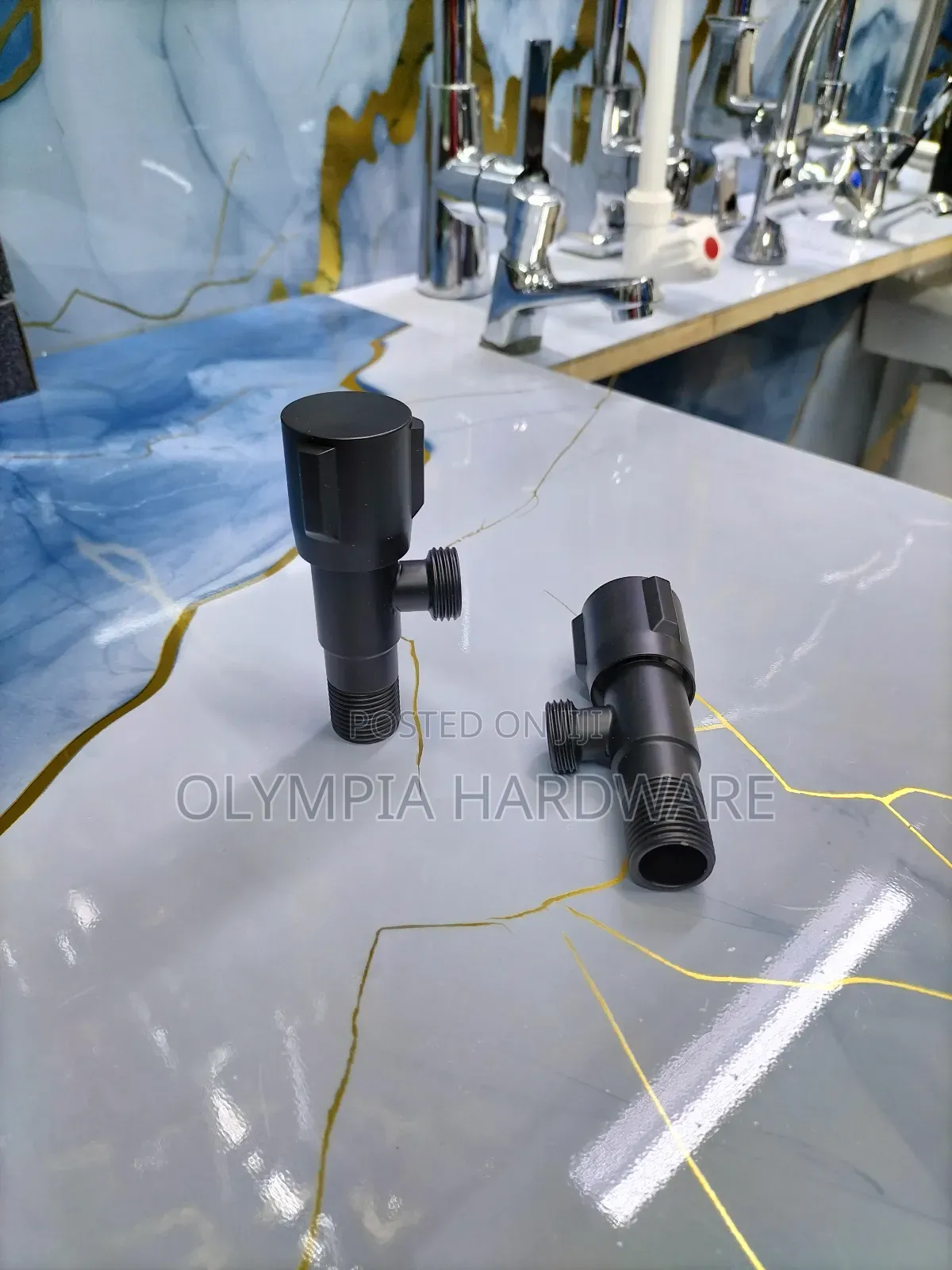 Black Angle Valve (Single Closerv