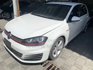 Volkswagen Golf TSI SE FWD 2018 White