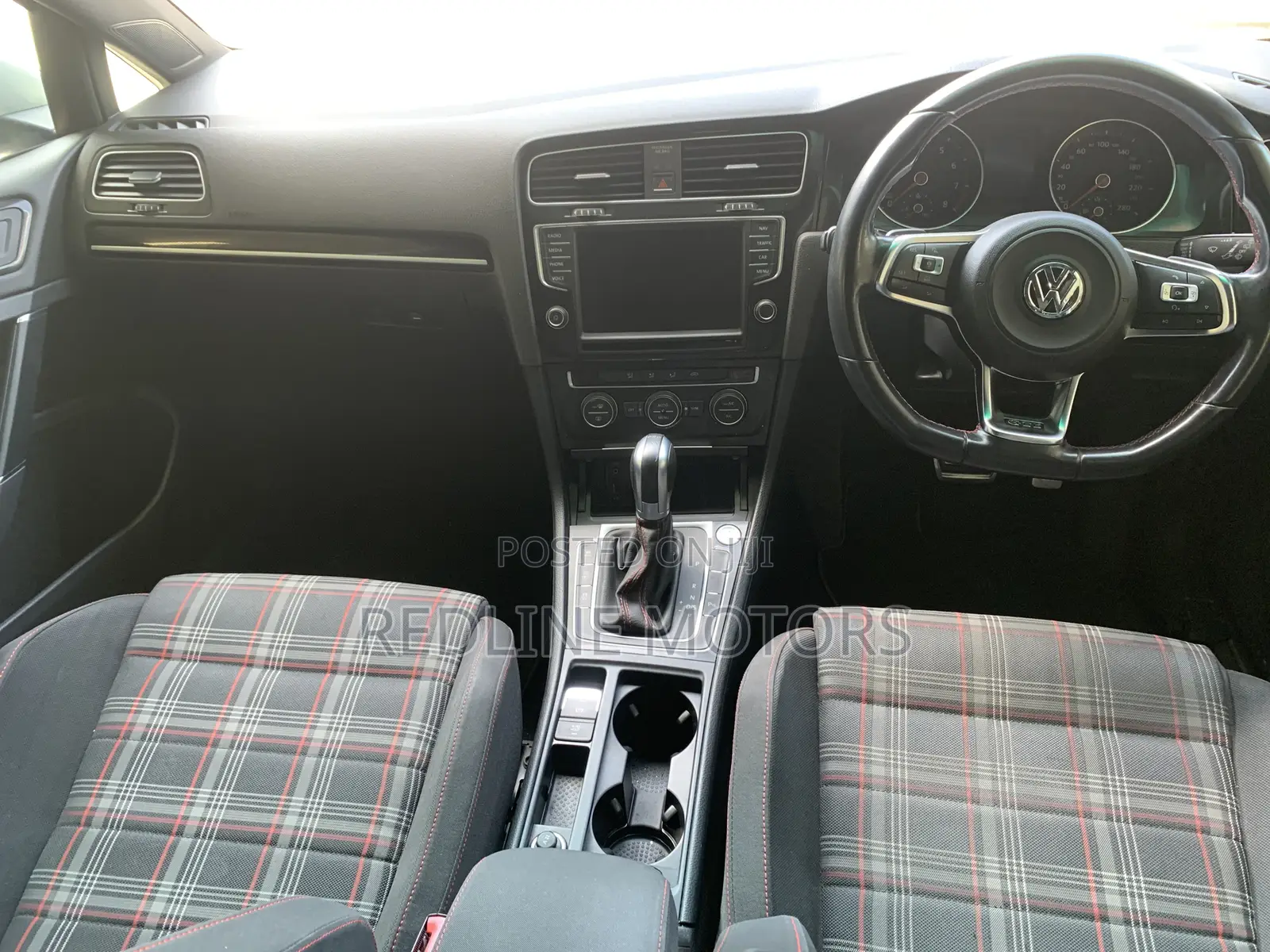 Volkswagen Golf TSI SE FWD 2018 White