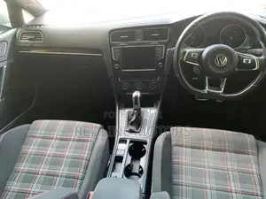 Volkswagen Golf TSI SE FWD 2018 White