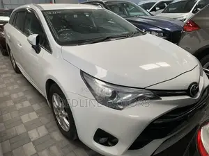 Toyota Avensis 2017 White