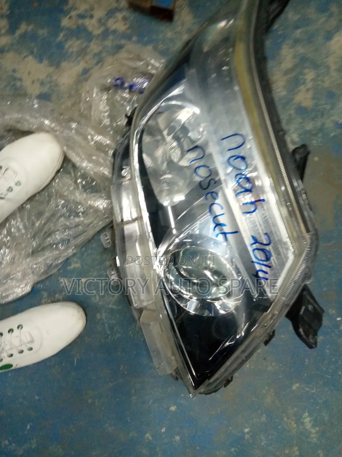 Noah Zr80 Headlight Darkshade 2015/2018