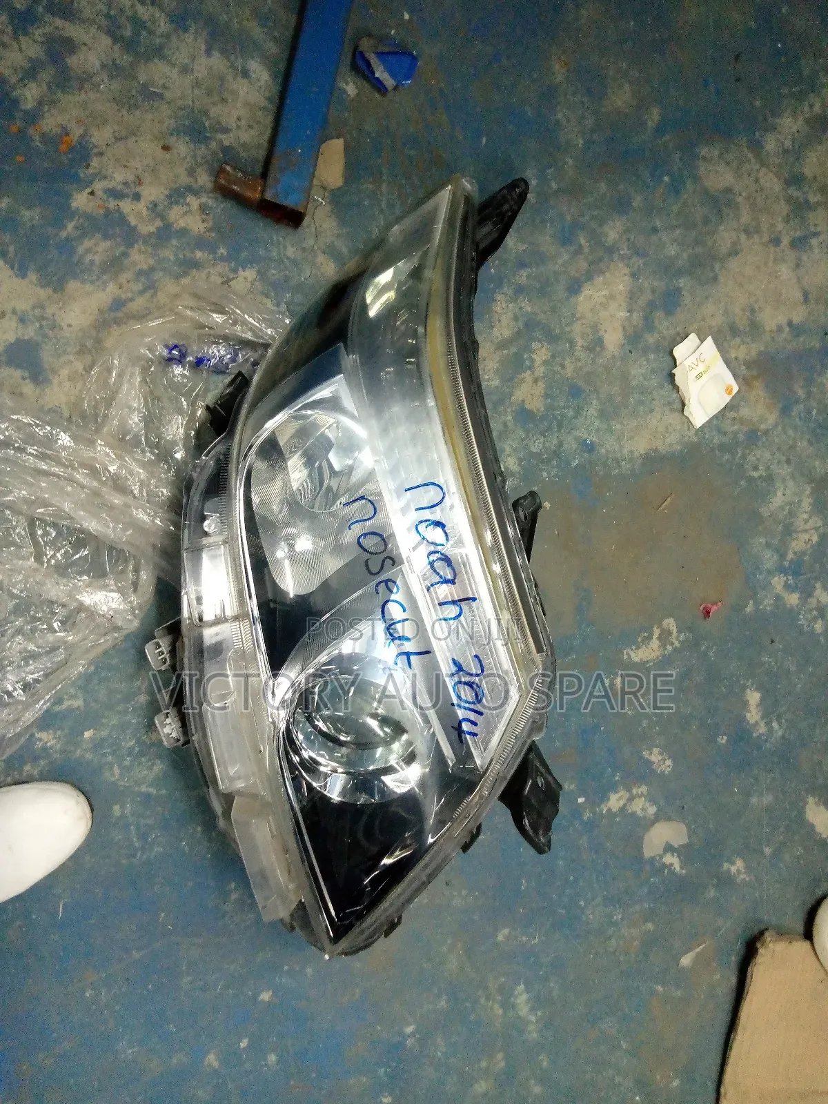 Noah Zr80 Headlight Darkshade 2015/2018