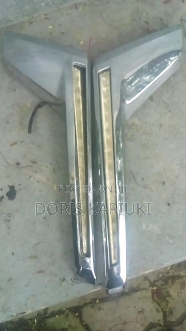 200 Series Front Grille Chrome - thumbnail 2