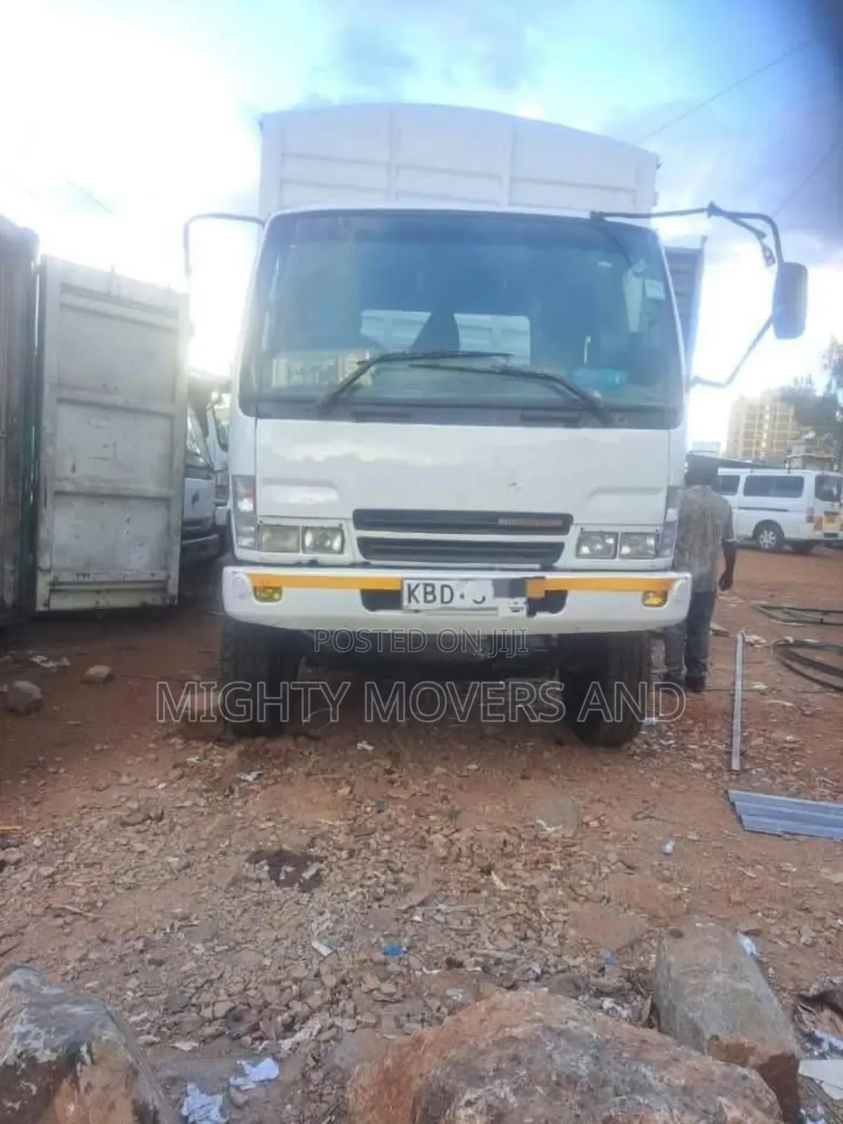 Mguu Kumi for Hauling Goods Accessible