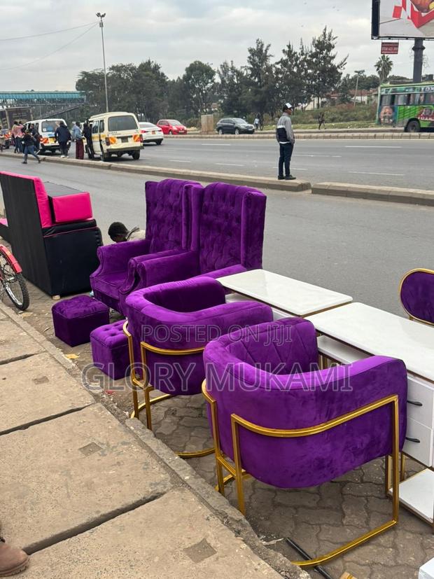 2 Set King Size Chairs And 2set Manicure Chairs And Table