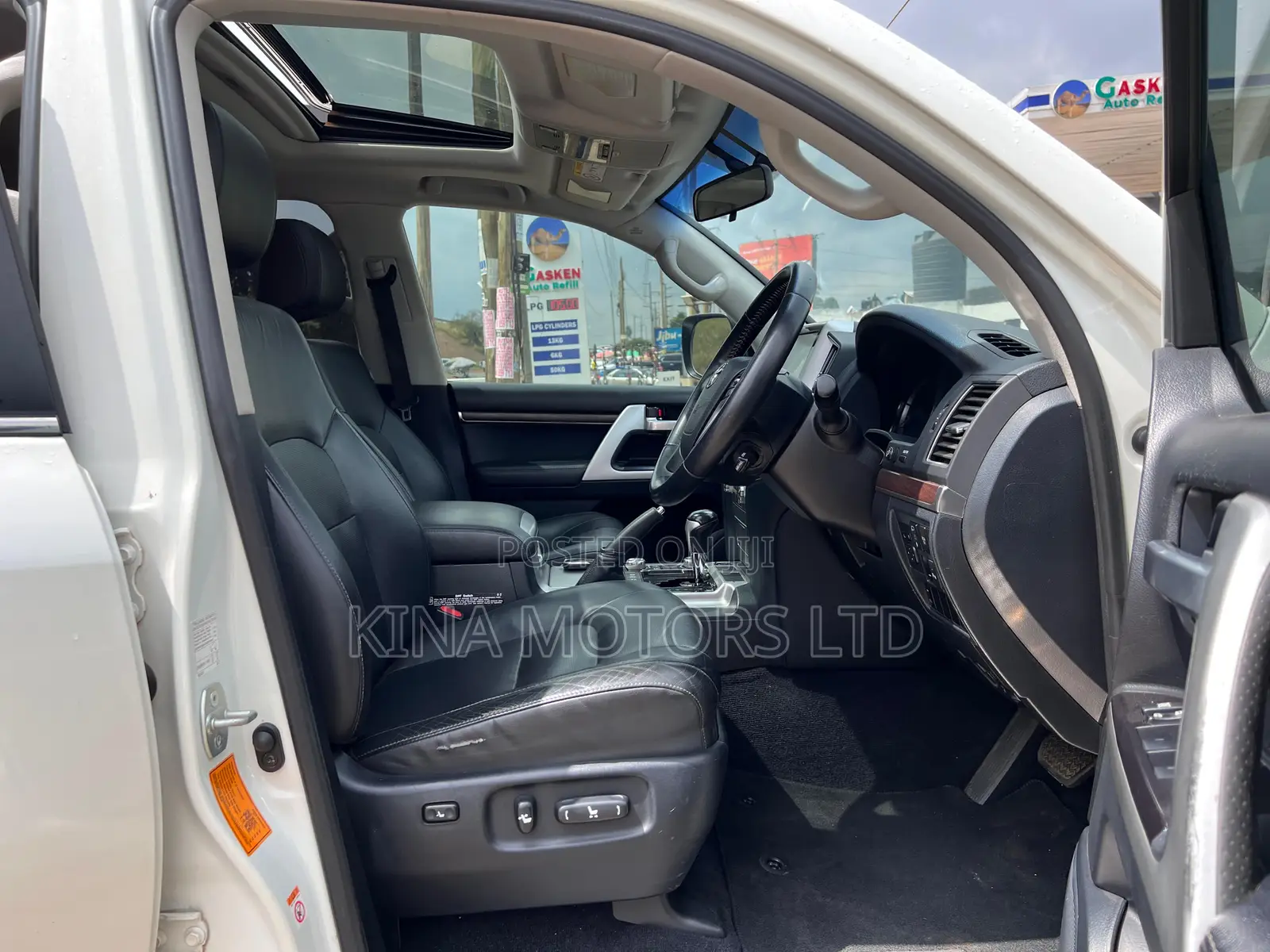 Toyota Land Cruiser 2018 White
