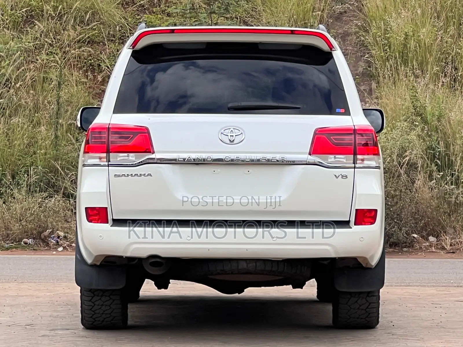 Toyota Land Cruiser 2018 White