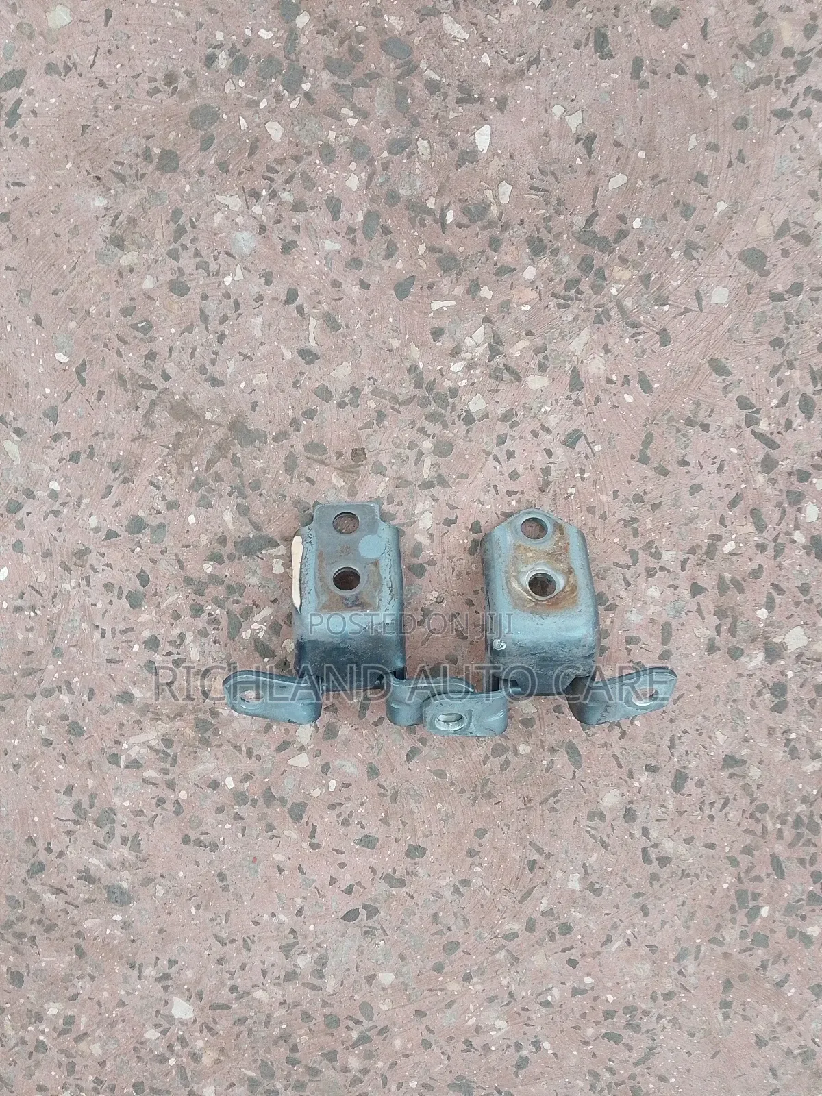 Door Hinges for Mazda
