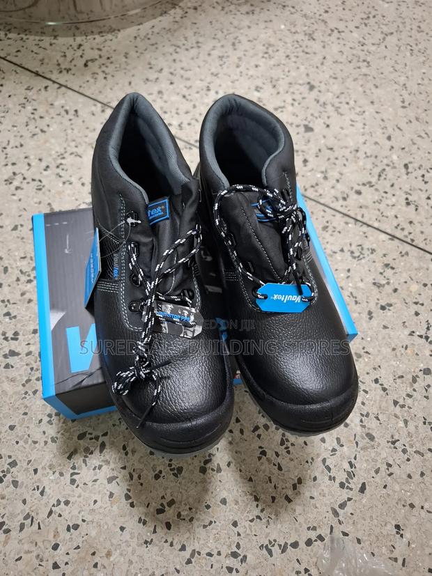 Safety Boots (Vaultex Brand). - thumbnail 2