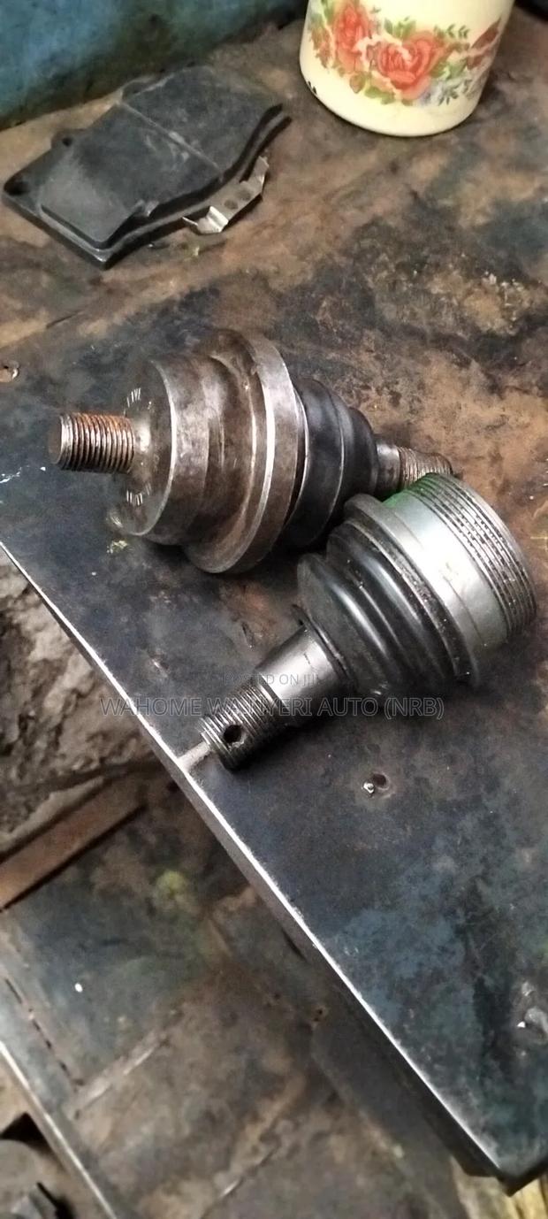 Upper and Lower Ball Joint Isuzu Elf - thumbnail 3