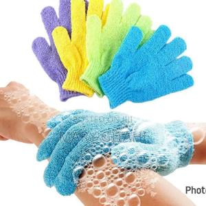 Paired Textured Exfoliating Shower Glove Now - thumbnail 2