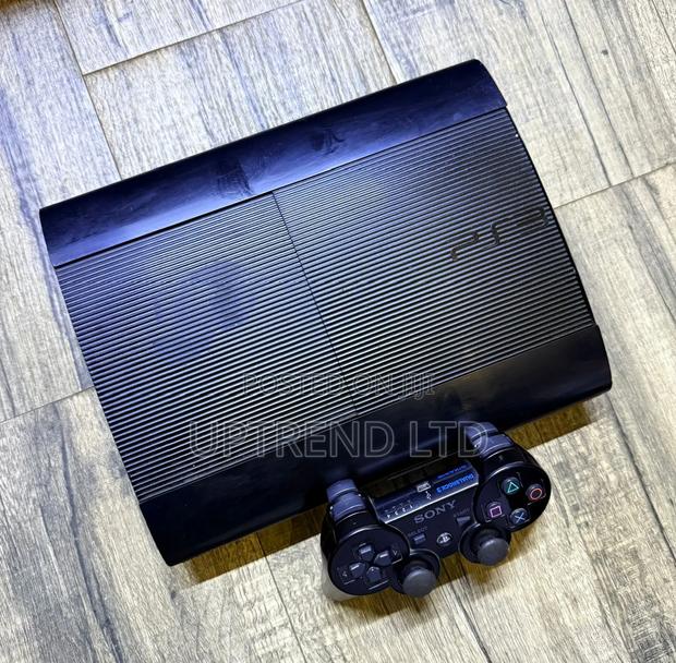 Mint Condition /Ps3 /Slightly Used Playstation 3 Chipped - main view