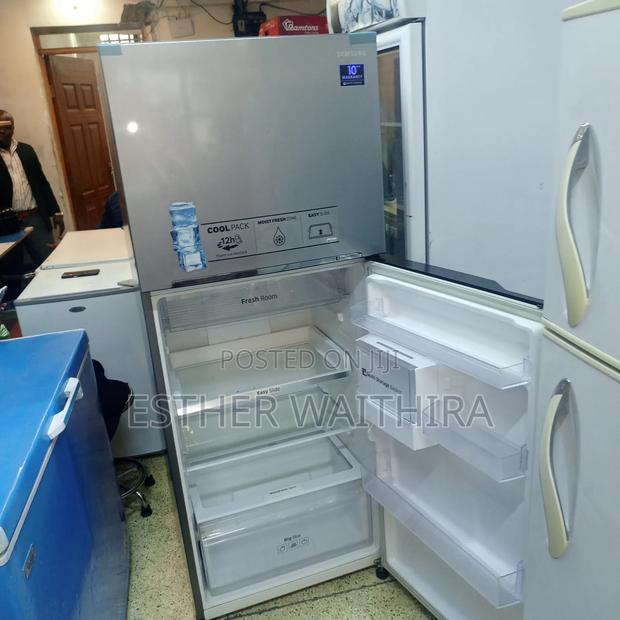 Well Maintained Sumsung Fridge - thumbnail 2
