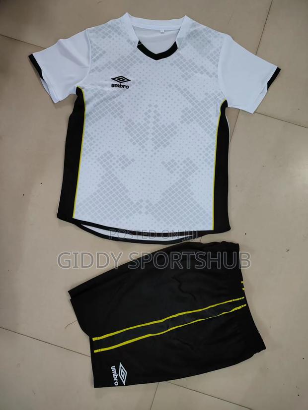 Football Kits Uniforms - thumbnail 3