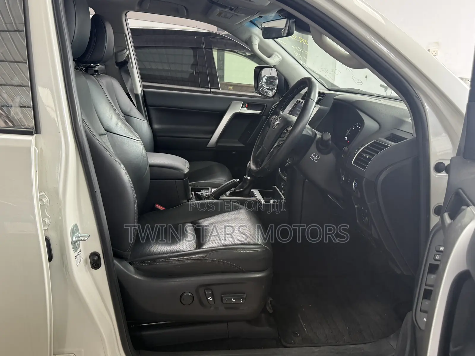 Toyota Land Cruiser Prado 2.7 2018 White