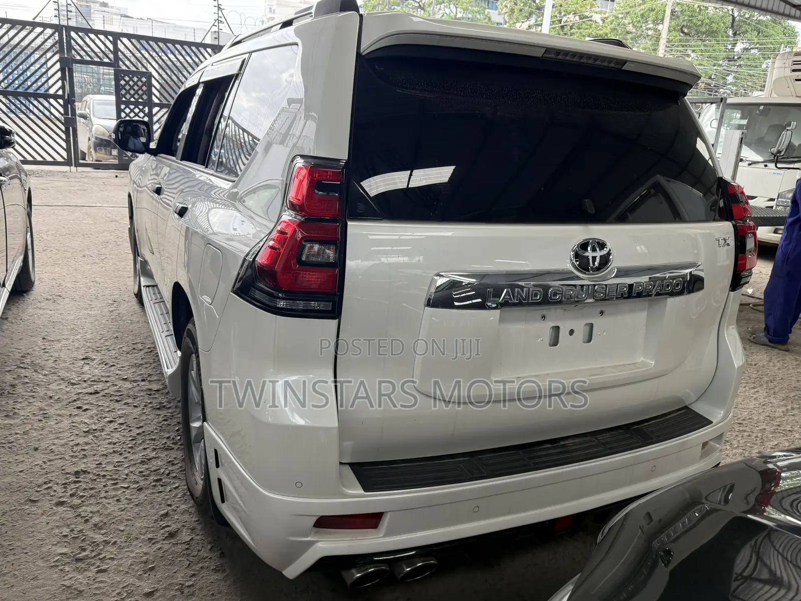 Toyota Land Cruiser Prado 2.7 2018 White