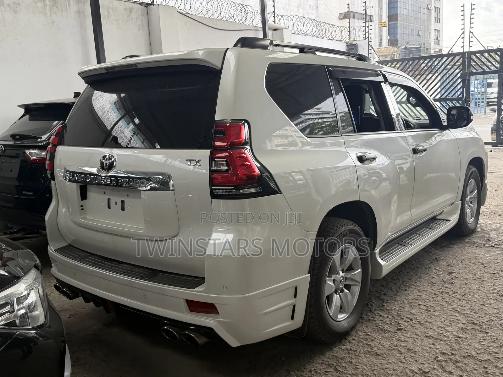 Toyota Land Cruiser Prado 2.7 2018 White