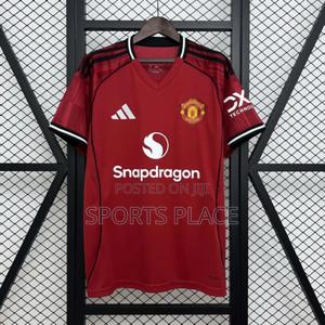Sleek Manchester United Jersey Home 25/26. - thumbnail 2