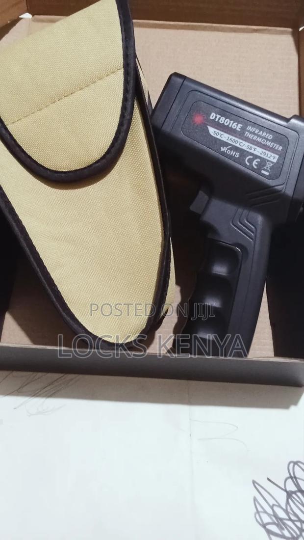 Handheld Ir Thermometer -50 to 1600celcius - main view