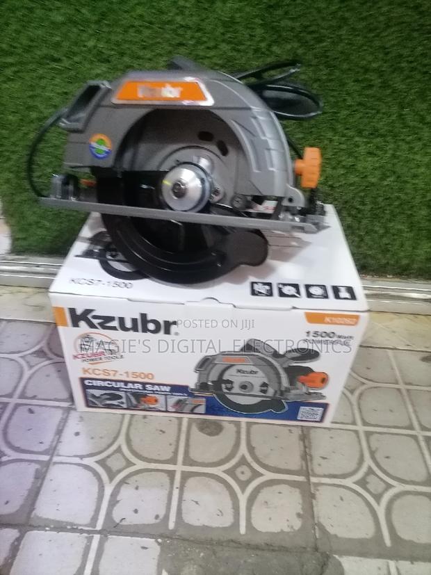 Well Performing 1500w Kzubr Circular Saw