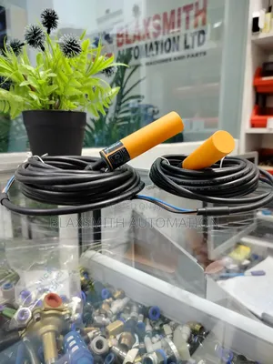 Imductive Sensor (Ifm) M18 3wire