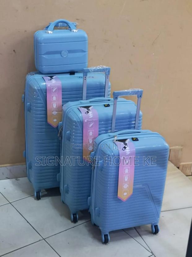 4 in 1 Luxurious Unbreakable Suitcase - thumbnail 4