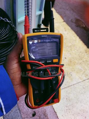 Fluke 117b Clamp Meter - thumbnail 2