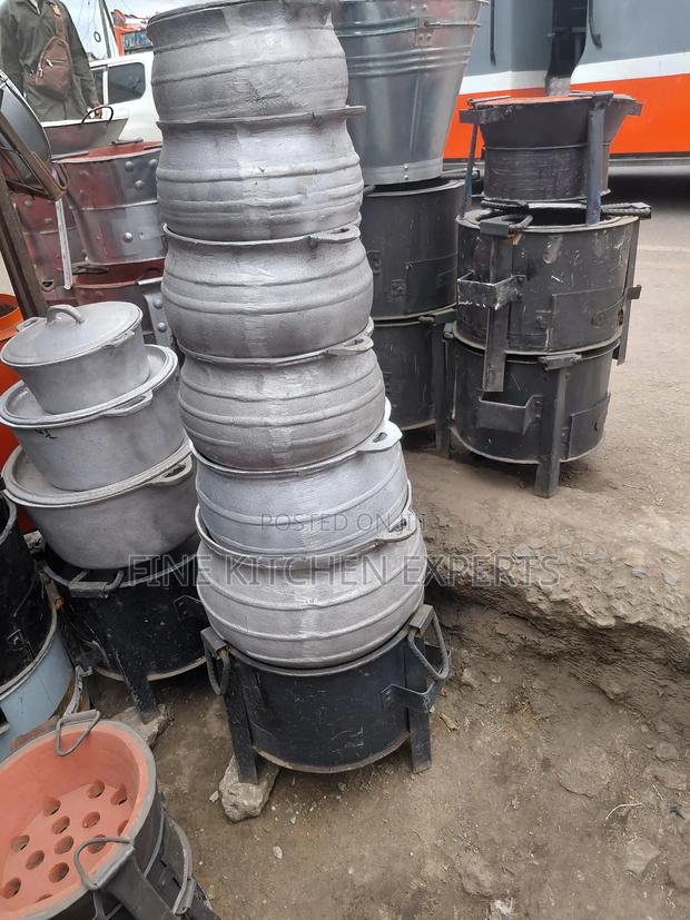 Heavy Duty Cast Pots - main view
