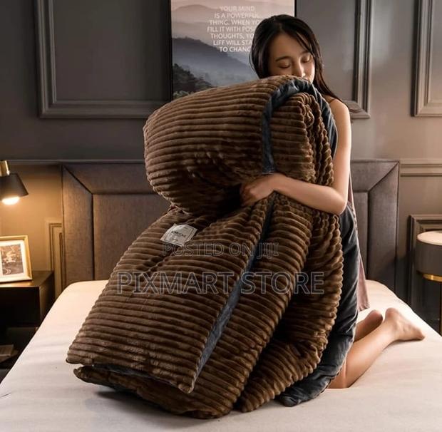 6x6 Velvet Duvet – No Extras Included