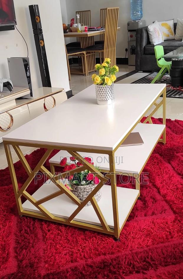 Zippy Elegant Coffee Table - main view