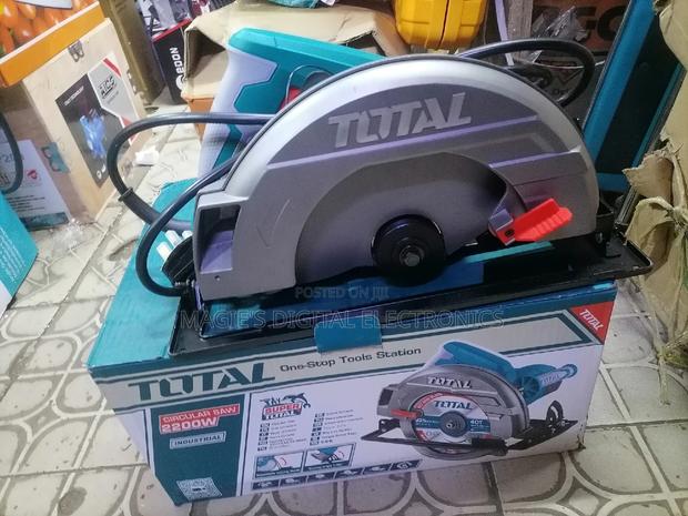 High Standard 2200w Total Circular Saw - main view
