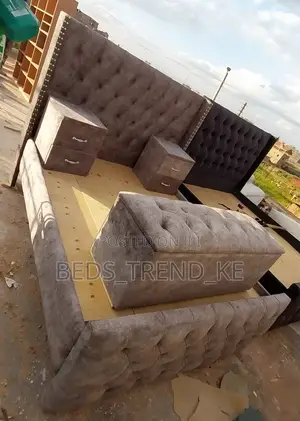 6 by 6 Ft Classic Chester Beds +Ottoman +Side Drawers