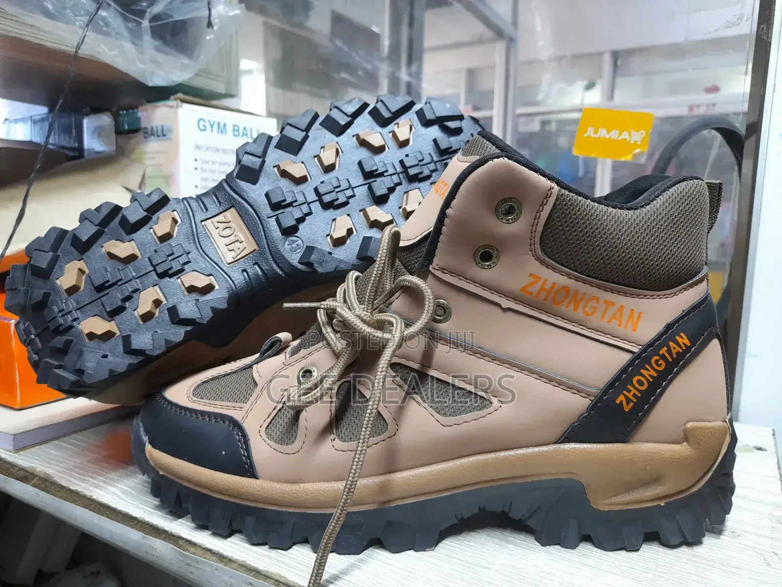 Unisex Waterproof Hiking Boots Size 40-45