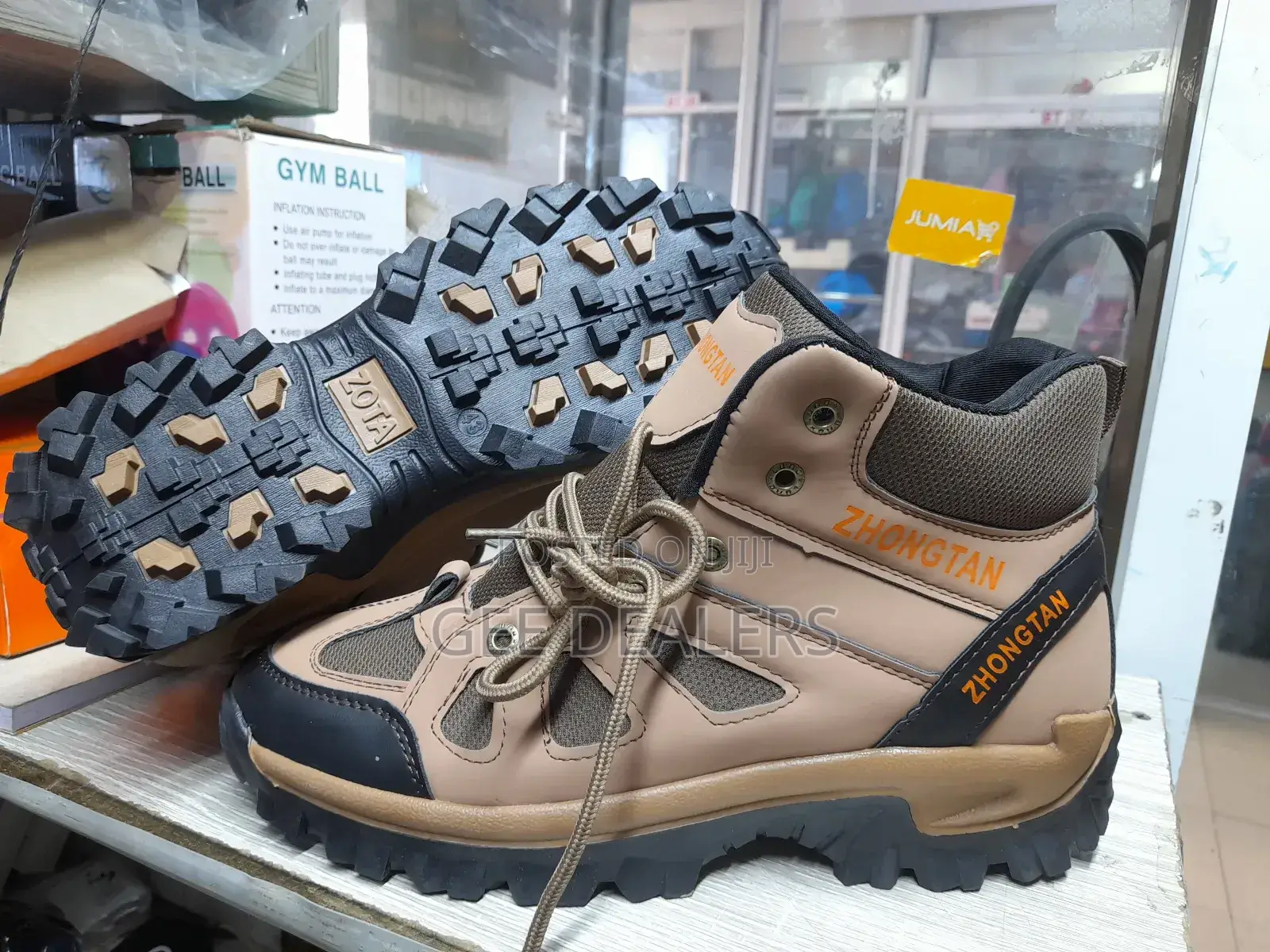 Unisex Waterproof Hiking Boots Size 40-45