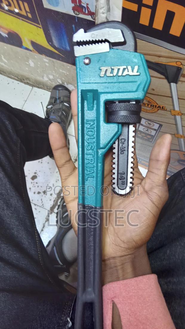 Total Pipe Wrench