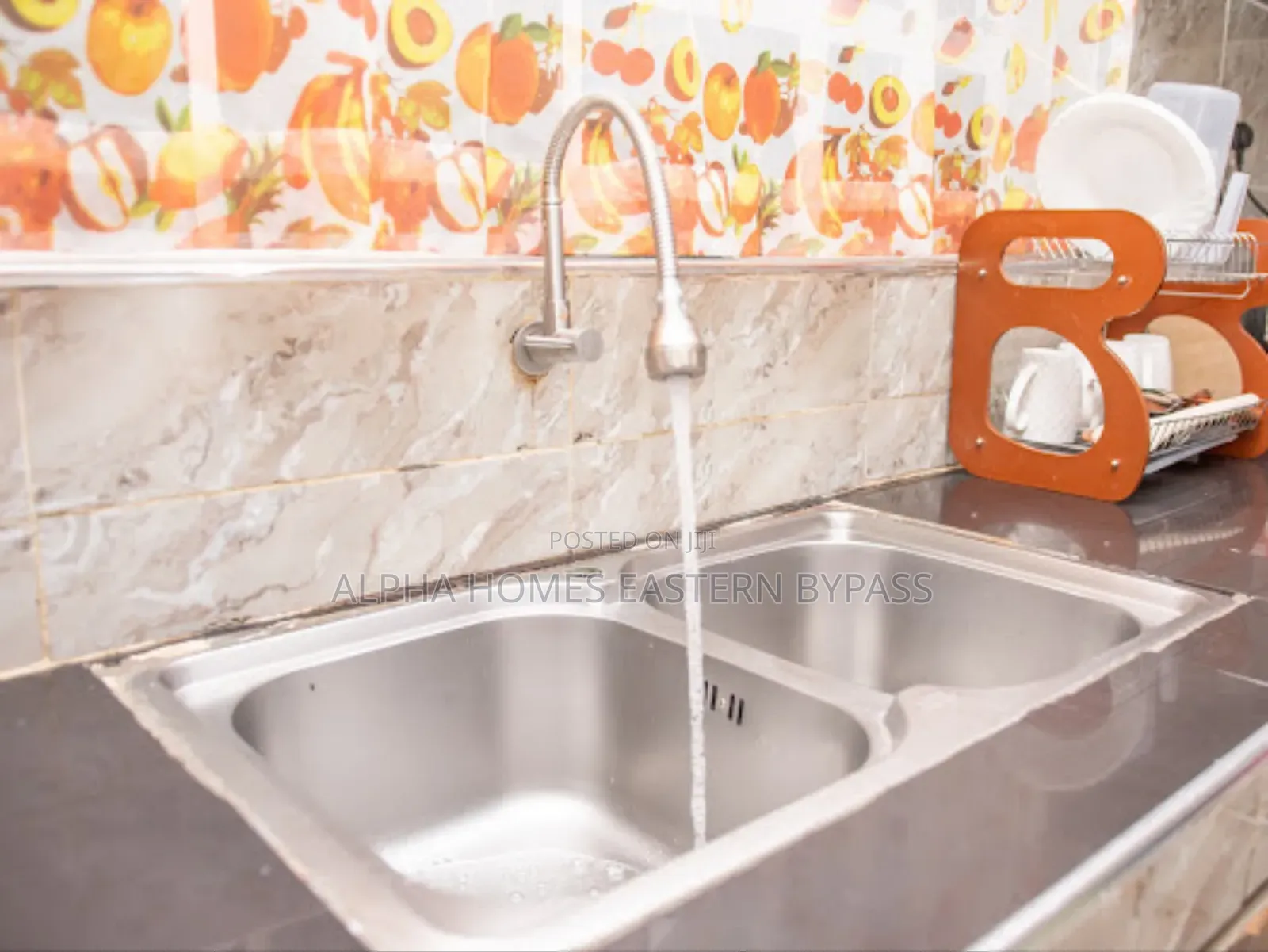 Modern 2-Bedroom Airbnb in Kamakis Stunning Northlands View