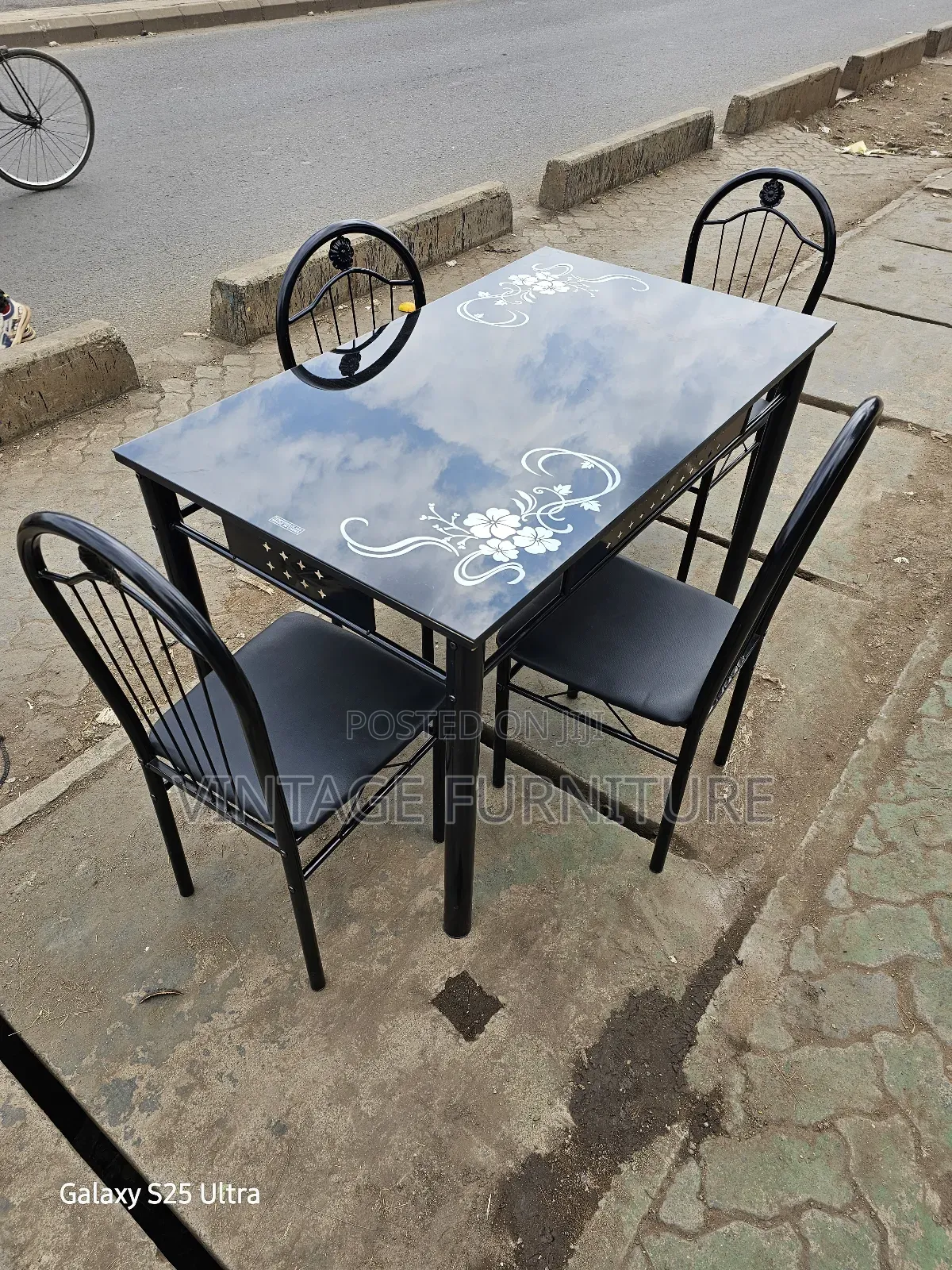 Dinning Table A009<>Sj
