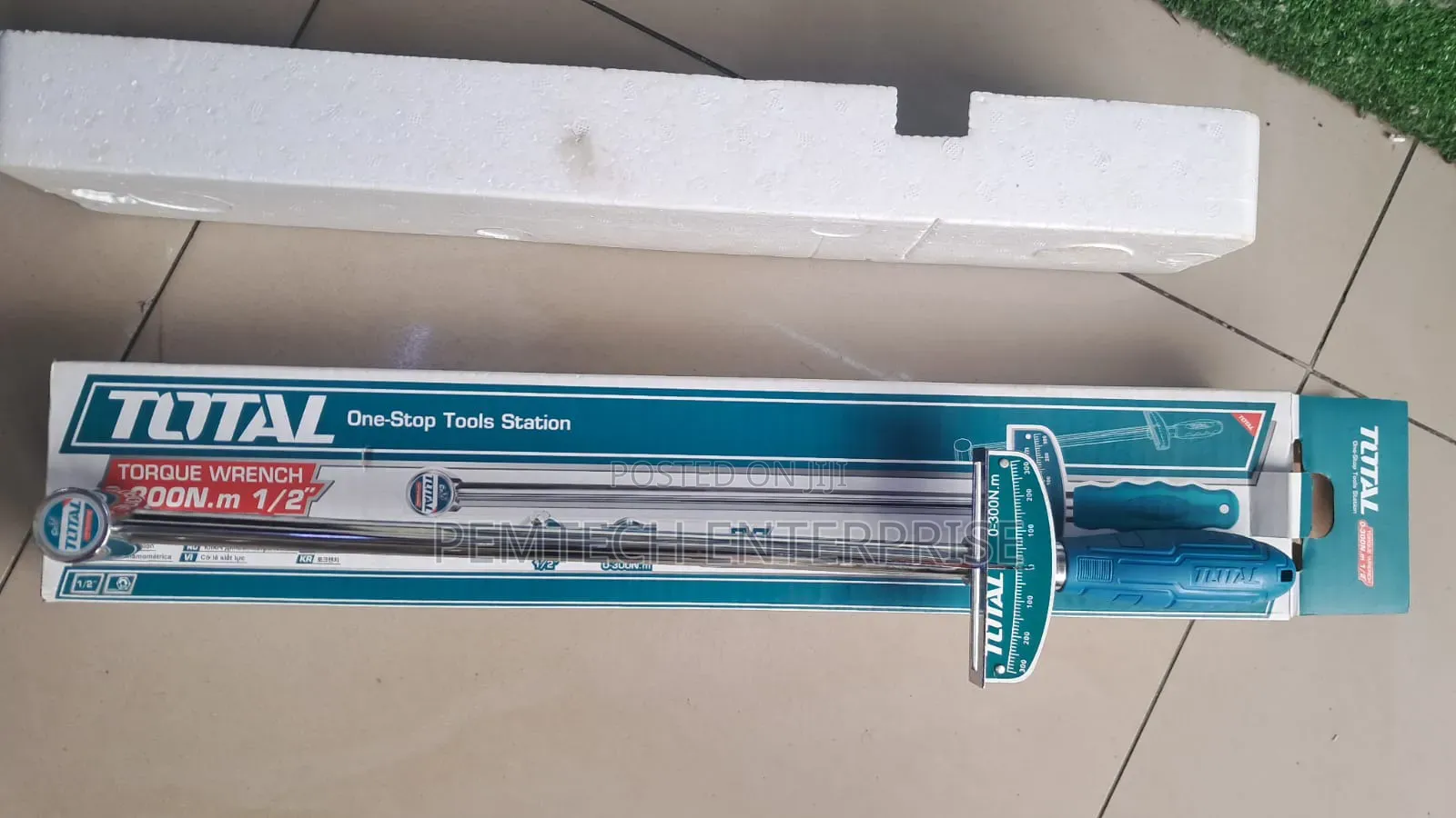 Total Thptw300n2 1/2′′ Torque Wrench.