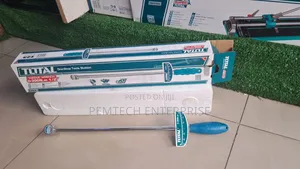 Total Thptw300n2 1/2′′ Torque Wrench.