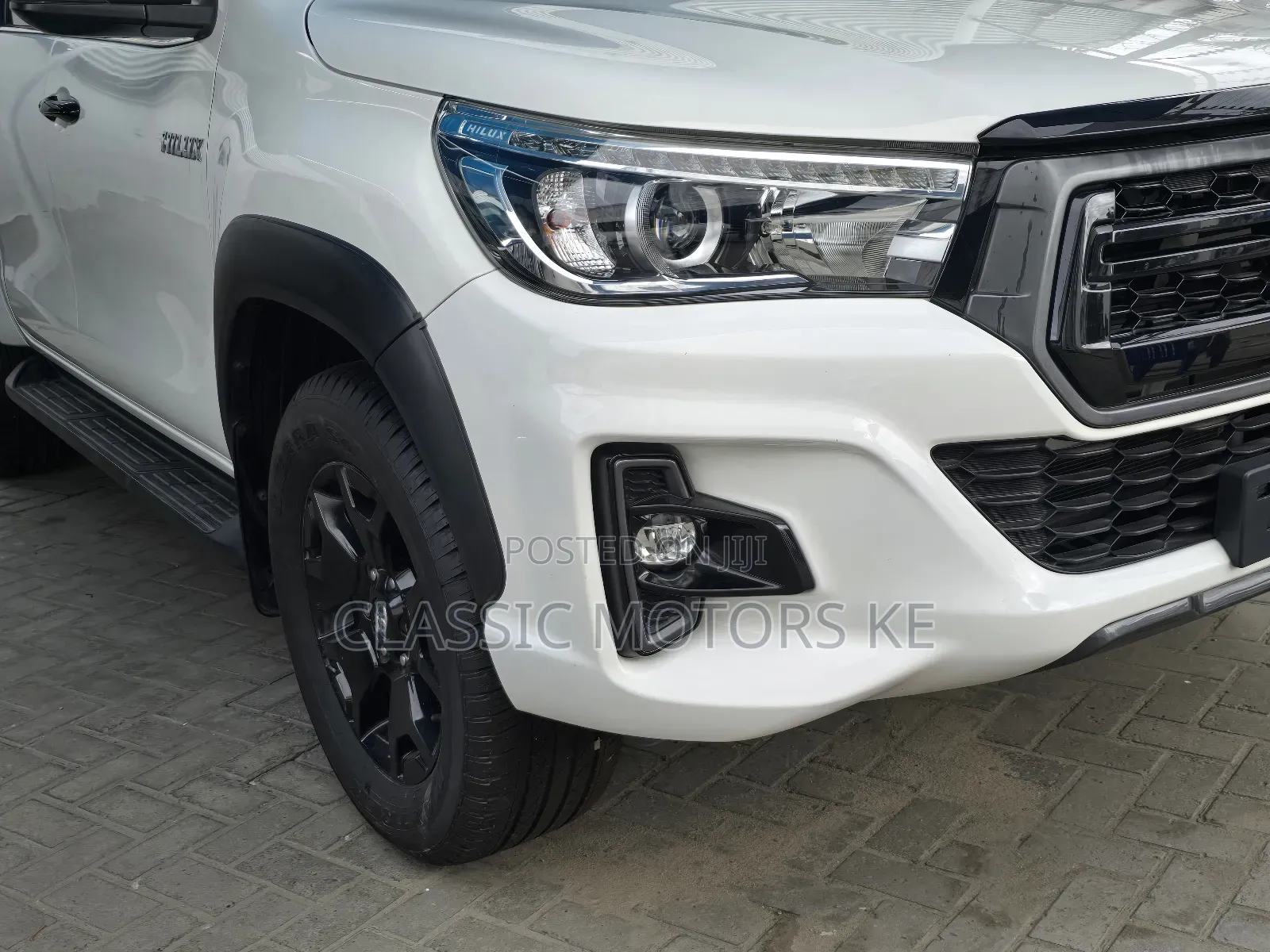 Toyota Hilux Revo Double Cab Deisel 2.4 AWD 2019 White