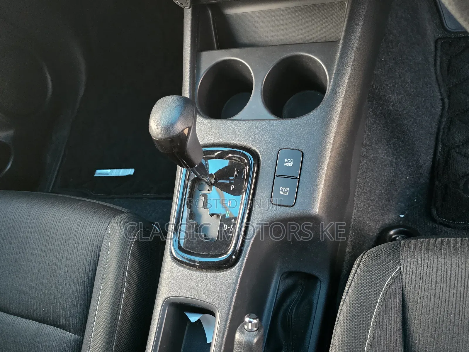 Toyota Hilux Revo Double Cab Deisel 2.4 AWD 2019 White