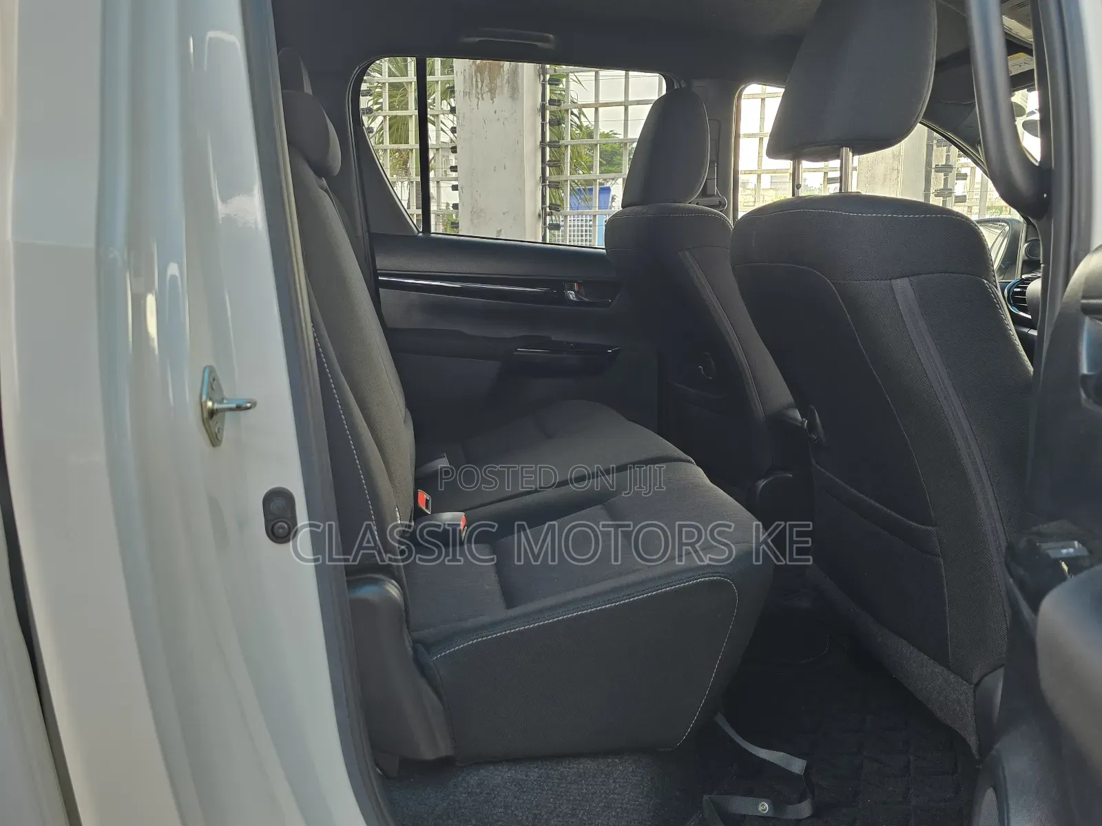 Toyota Hilux Revo Double Cab Deisel 2.4 AWD 2019 White