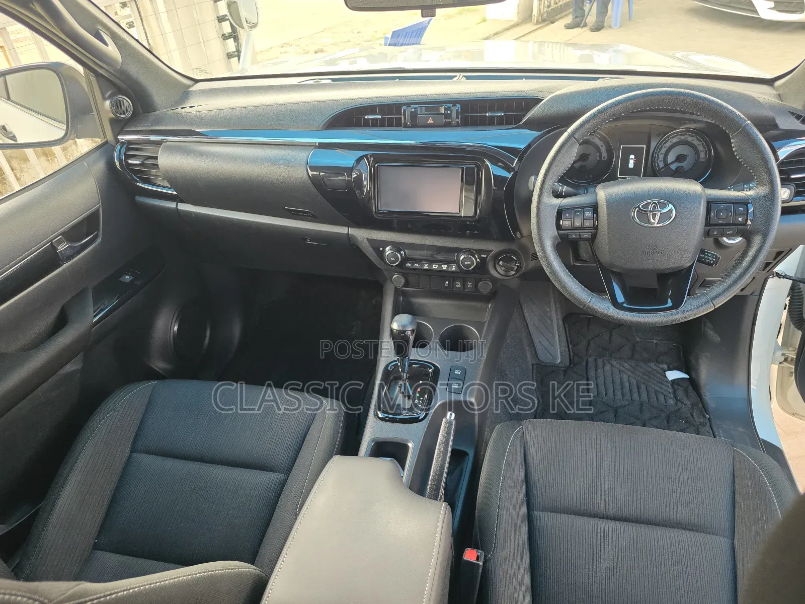 Toyota Hilux Revo Double Cab Deisel 2.4 AWD 2019 White