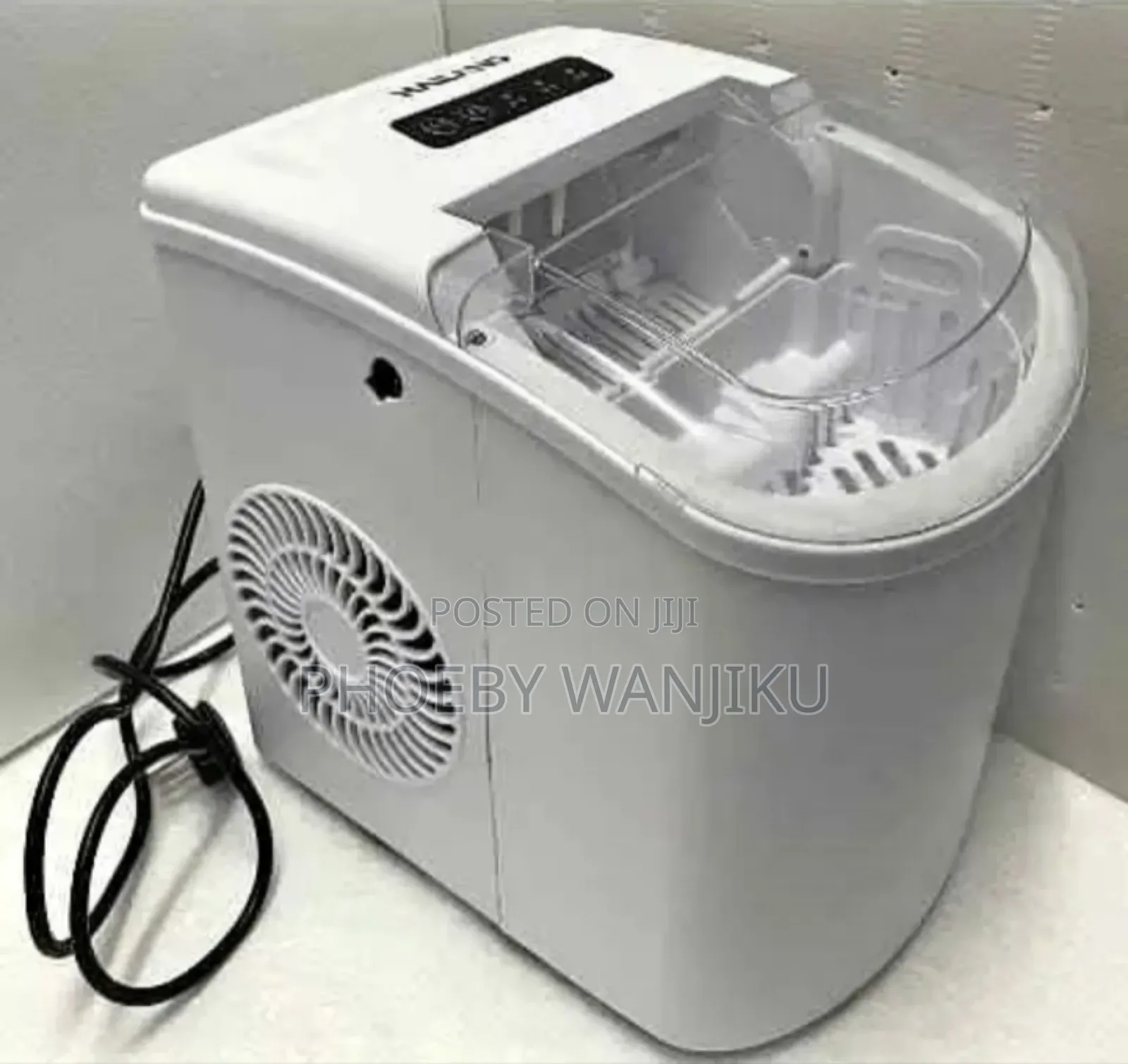 White Ice Cube Maker Machine