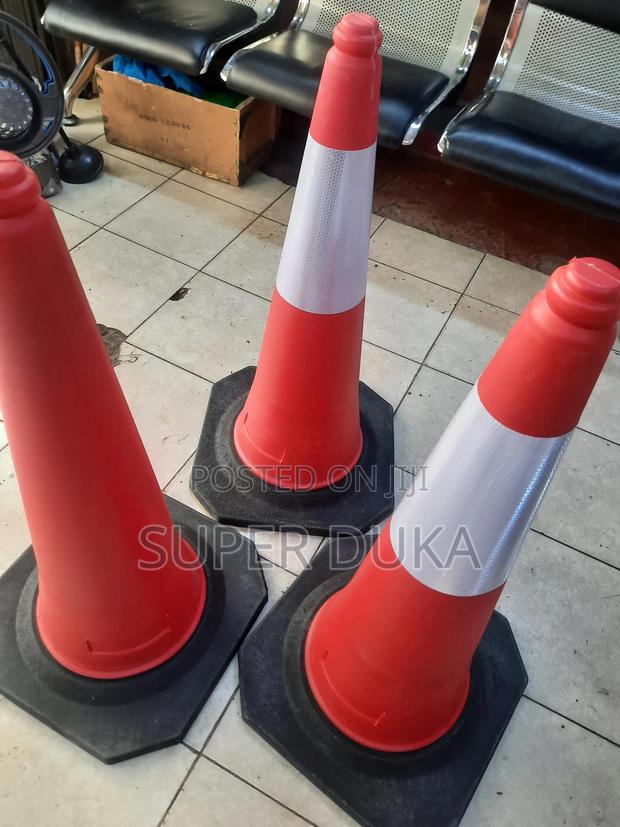 Safety Cone.Heavy Duty 75 Cm Traffic Marker