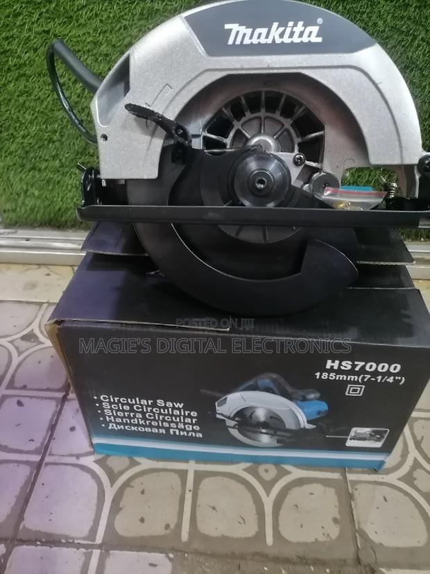 Most Appropriate 1200w Makita Circular Saw - main view
